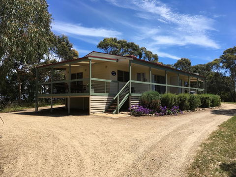 Cabernet Cottage - Kingaroy Accommodation 0