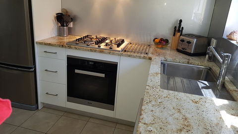 Acaill Accommodation Esplanade Living Self Check-In Self Check-Out - Kingaroy Accommodation 8