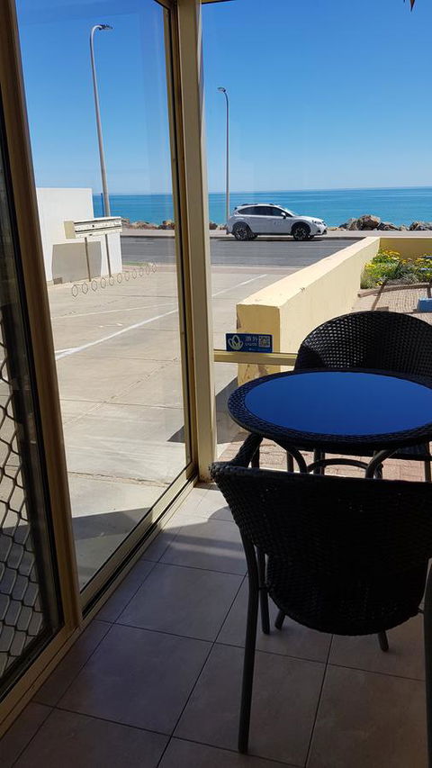 Acaill Accommodation Esplanade Living Self Check-In Self Check-Out - Kingaroy Accommodation 10