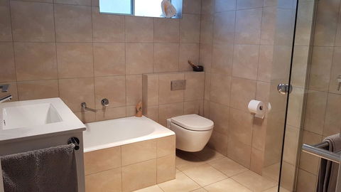 Acaill Accommodation Esplanade Living Self Check-In Self Check-Out - Kingaroy Accommodation 26