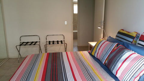 Acaill Accommodation Esplanade Living Self Check-In Self Check-Out - Kingaroy Accommodation 24