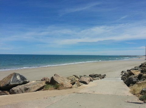 Acaill Accommodation Esplanade Living Self Check-In Self Check-Out - Kingaroy Accommodation 6