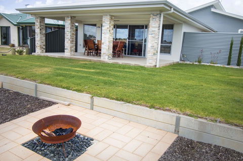 Brock's Base - Kingaroy Accommodation 5