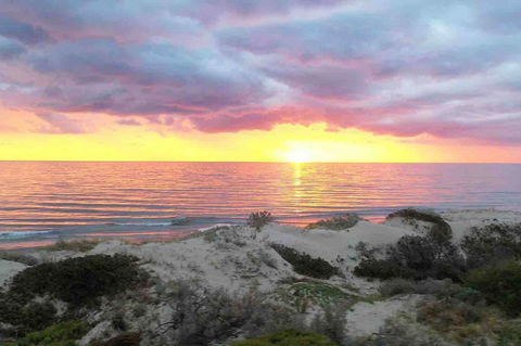 Luxurious 3 Bedroom Beachfront - Panoramic Views - Kingaroy Accommodation 14