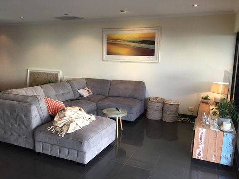 Luxurious 3 Bedroom Beachfront - Panoramic Views - Kingaroy Accommodation 4