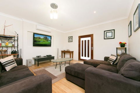 Gizmos Retreat - Kingaroy Accommodation 2