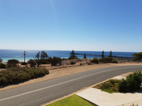 South Shores - Kingaroy Accommodation 3
