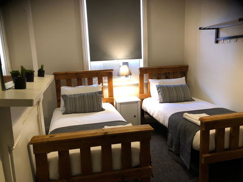 Cornwall Hotel - Kingaroy Accommodation 14