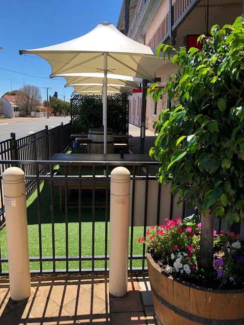 Cornwall Hotel - Kingaroy Accommodation 2