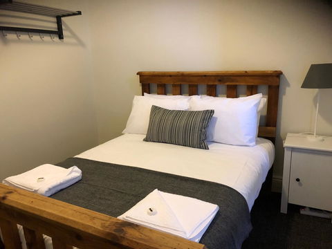 Cornwall Hotel - Kingaroy Accommodation 8