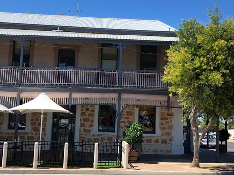 Cornwall Hotel - Kingaroy Accommodation 1