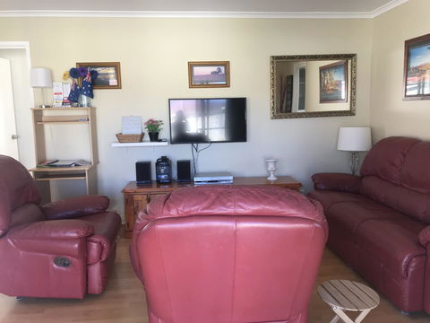 Boomerang Beach House - Kingaroy Accommodation 5