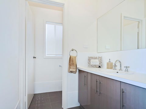 Seas The Day - Kingaroy Accommodation 10