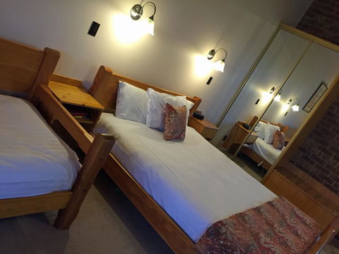 Coonawarra Place Motor Inn - Kingaroy Accommodation 29