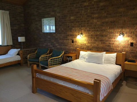 Coonawarra Place Motor Inn - Kingaroy Accommodation 8