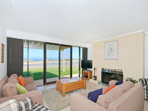 Pearl By The Sea - Kingaroy Accommodation 4