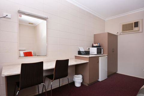 Motel Poinsettia - Kingaroy Accommodation 6