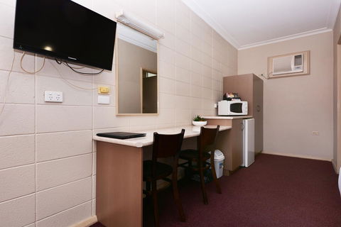 Motel Poinsettia - Kingaroy Accommodation 28