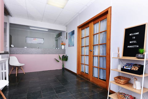 Motel Poinsettia - Kingaroy Accommodation 1