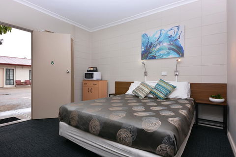 Motel Poinsettia - Kingaroy Accommodation 25