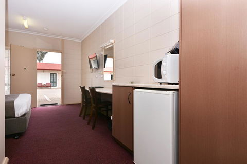 Motel Poinsettia - Kingaroy Accommodation 27