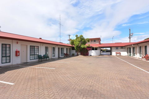 Motel Poinsettia - Kingaroy Accommodation 7