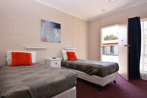 Motel Poinsettia - Kingaroy Accommodation 30