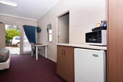 Motel Poinsettia - Kingaroy Accommodation 15