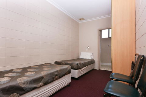 Motel Poinsettia - Kingaroy Accommodation 22