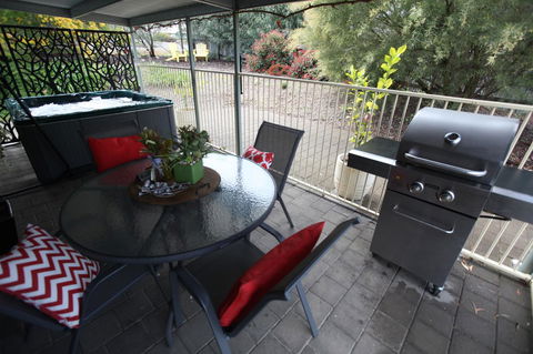 One Tree Bed And Breakfast - Kingaroy Accommodation 3