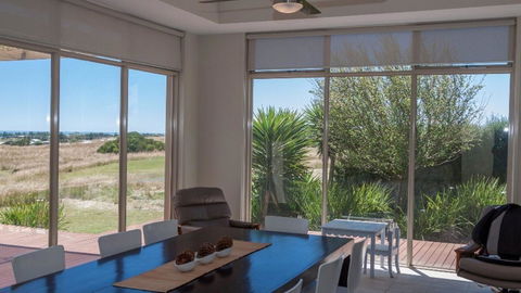 Golfers Paradise (18th Tee) - 52 Huntingdale Drive - Kingaroy Accommodation 6