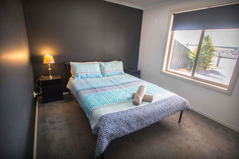 Waterfront On Jefferson, At Wellington Marina, SA - Kingaroy Accommodation 13