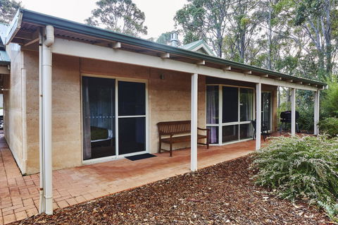 Eight Willows Retreat - Kingaroy Accommodation 25