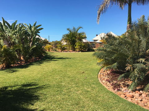 Escape 2 Exmouth - Kingaroy Accommodation 4