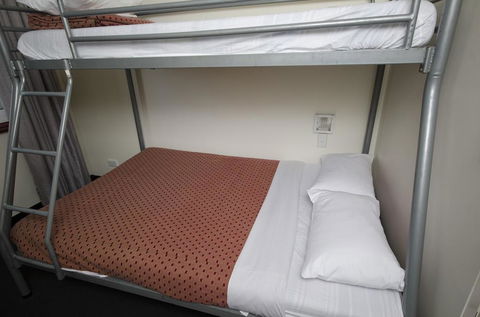 Perth City Backpackers Hostel - Note - Valid Passport Required To Check In - Kingaroy Accommodation 1