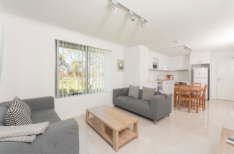 Yaran Suites - Kingaroy Accommodation 1