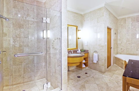 Duxton Hotel Perth - Kingaroy Accommodation 3