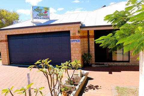 Lazy Lobster Holiday Units & Chalets - Kingaroy Accommodation 17