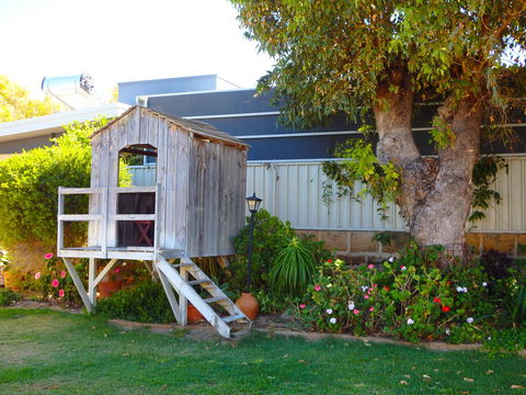 Lazy Lobster Holiday Units & Chalets - Kingaroy Accommodation 21
