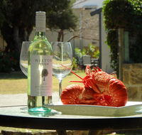 Lazy Lobster Holiday Units  Chalets - Kingaroy Accommodation