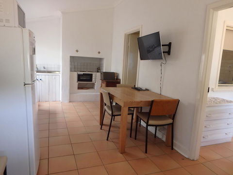 Lazy Lobster Holiday Units & Chalets - Kingaroy Accommodation 15