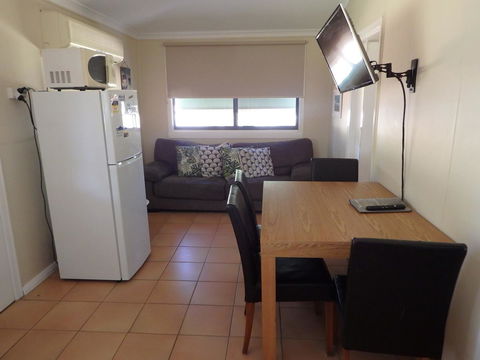 Lazy Lobster Holiday Units & Chalets - Kingaroy Accommodation 5