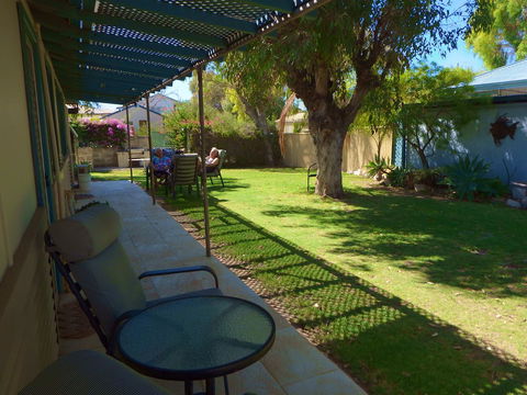 Lazy Lobster Holiday Units & Chalets - Kingaroy Accommodation 30