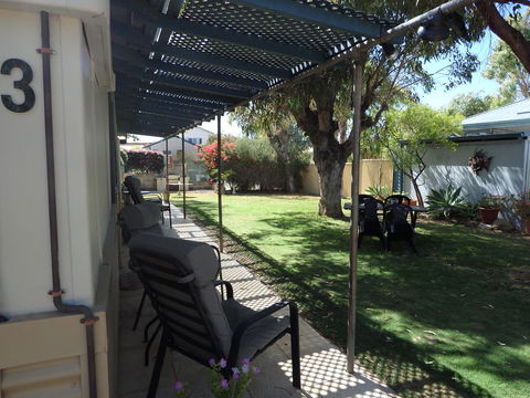 Lazy Lobster Holiday Units & Chalets - Kingaroy Accommodation 9