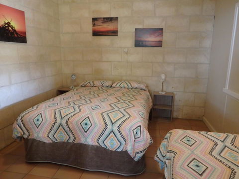 Lazy Lobster Holiday Units & Chalets - Kingaroy Accommodation 1