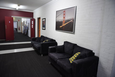 The Emperors Crown Hostel - Kingaroy Accommodation 9