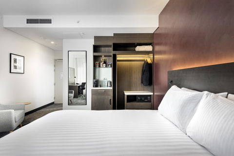 Holiday Inn West Perth, An IHG Hotel - Kingaroy Accommodation 12