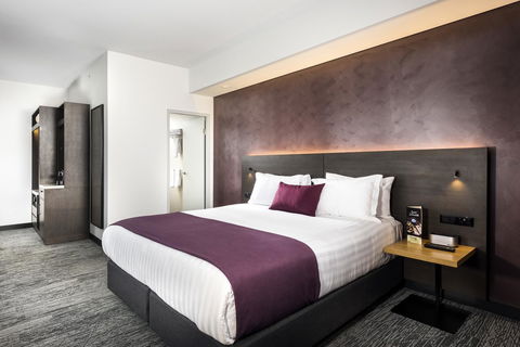 Holiday Inn West Perth, An IHG Hotel - Kingaroy Accommodation 16