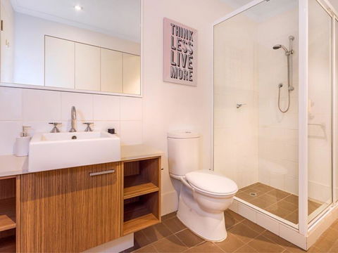 Home Apartment - Perth City Centre - Free WiFi - Kingaroy Accommodation 3