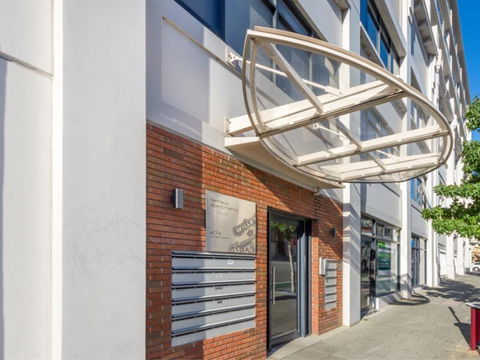 Home Apartment - Perth City Centre - Free WiFi - Kingaroy Accommodation 4